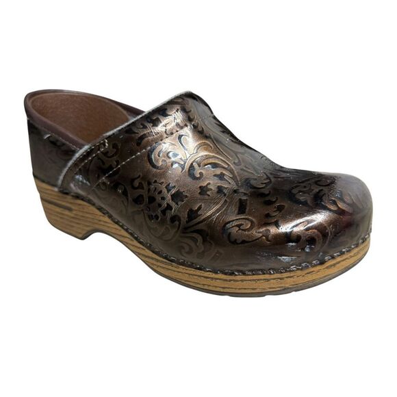 Dansko Women’s EU 40 US 10-10.5 Tooled Paisley Leather Clogs Comfort Shoes - Picture 1 of 6